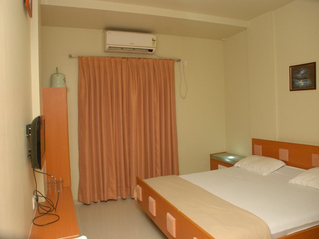 Hotel Nyay Mandir Bharuch Quarto foto